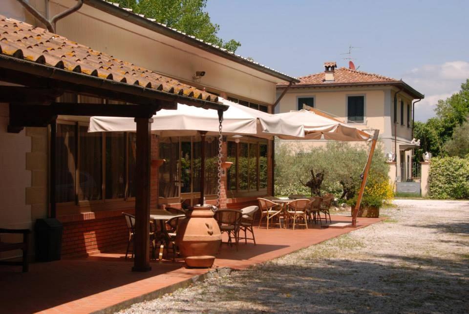 Hotel Giuly Torre del Lago Puccini Bagian luar foto