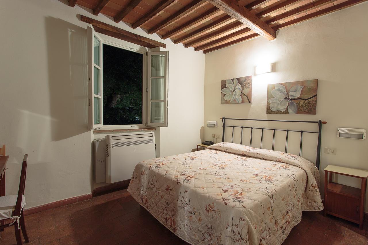 Hotel Giuly Torre del Lago Puccini Bagian luar foto